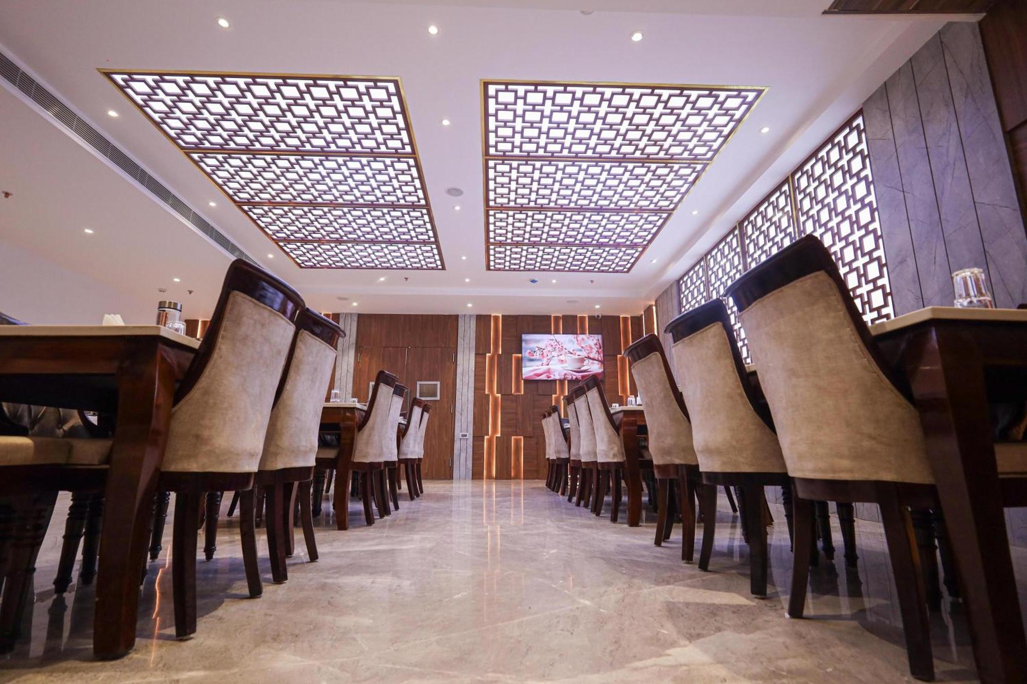 The Royal Legacy Hotel Lucknow Buitenkant foto