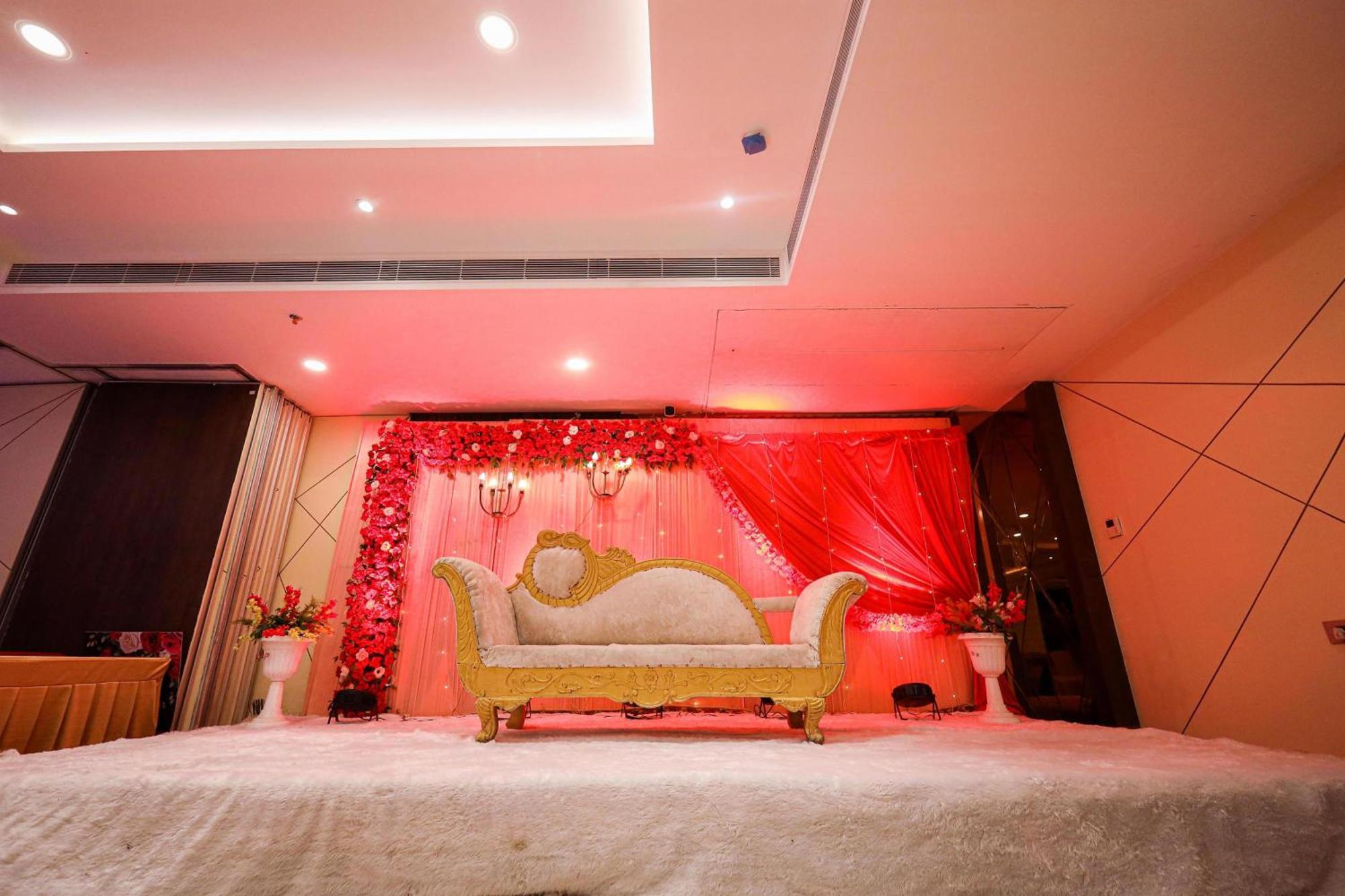 The Royal Legacy Hotel Lucknow Buitenkant foto