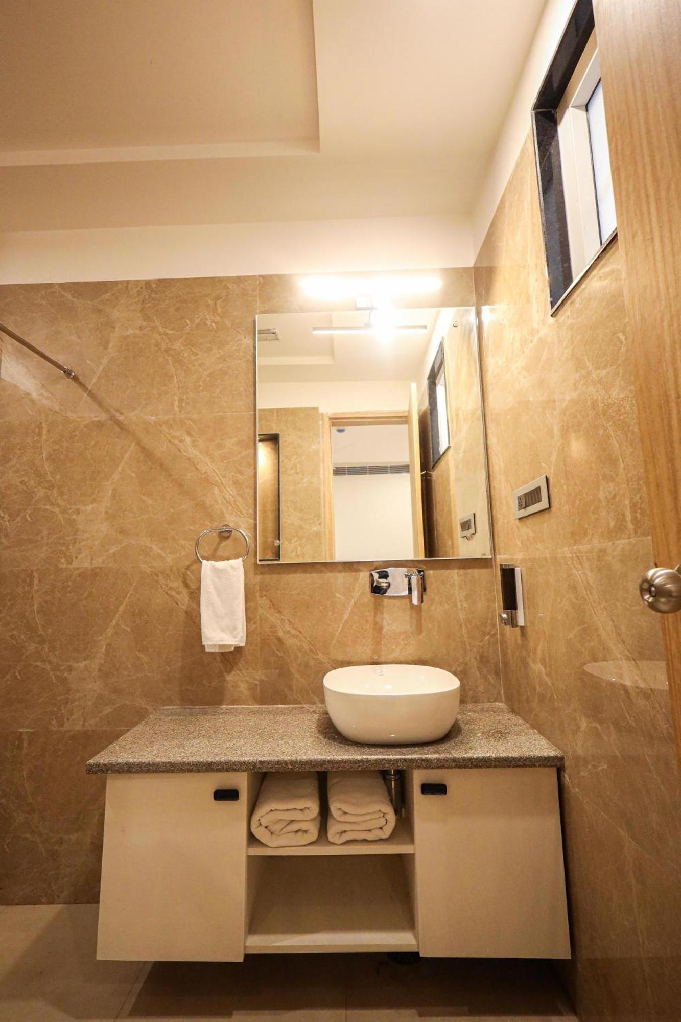 The Royal Legacy Hotel Lucknow Buitenkant foto