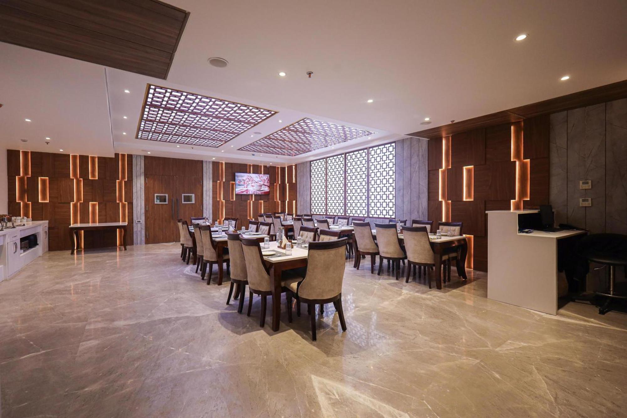 The Royal Legacy Hotel Lucknow Buitenkant foto