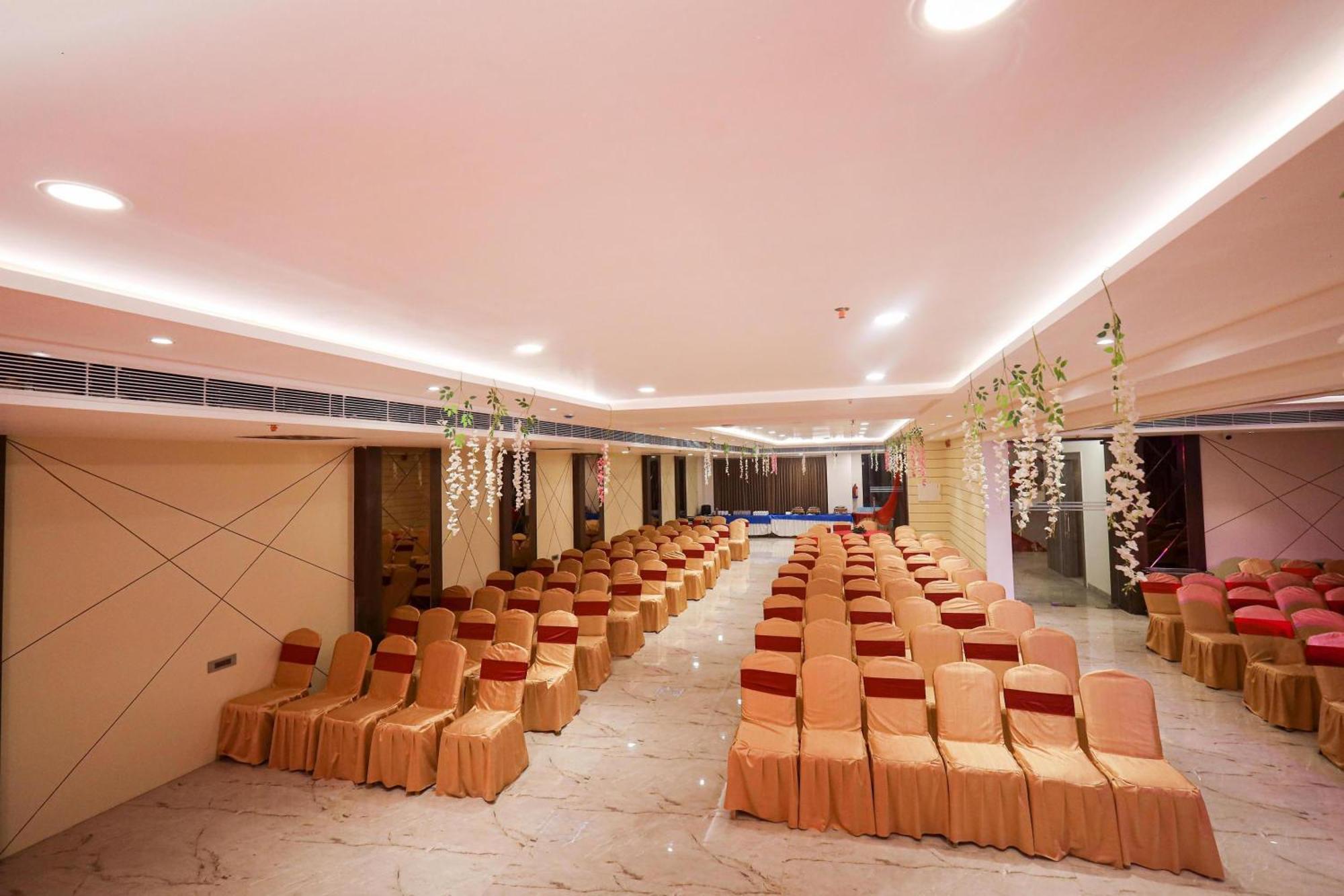 The Royal Legacy Hotel Lucknow Buitenkant foto