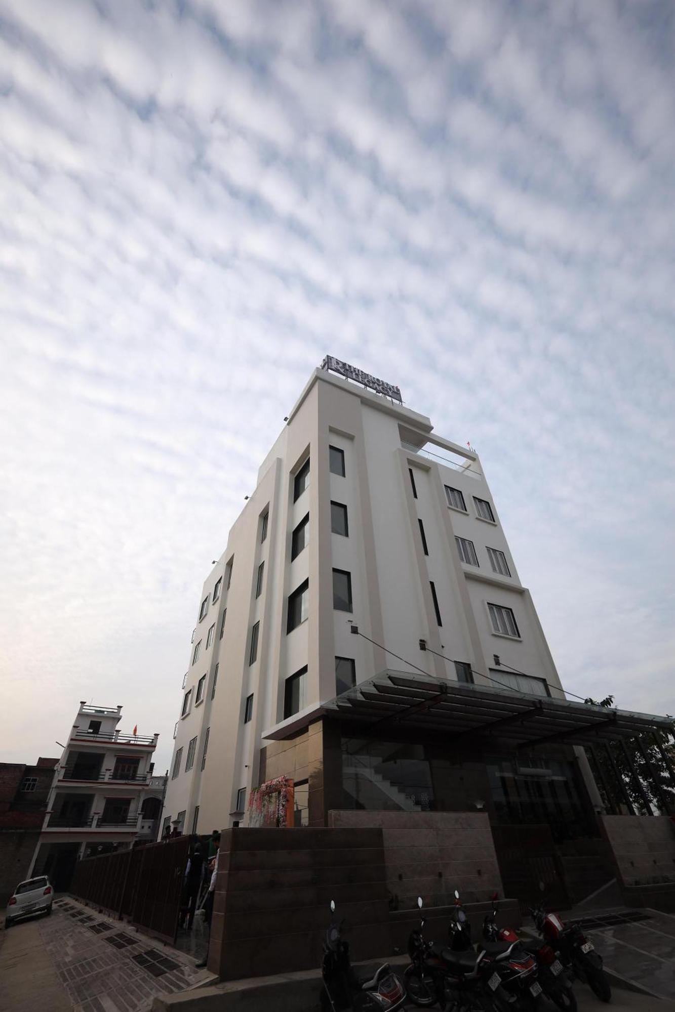 The Royal Legacy Hotel Lucknow Buitenkant foto