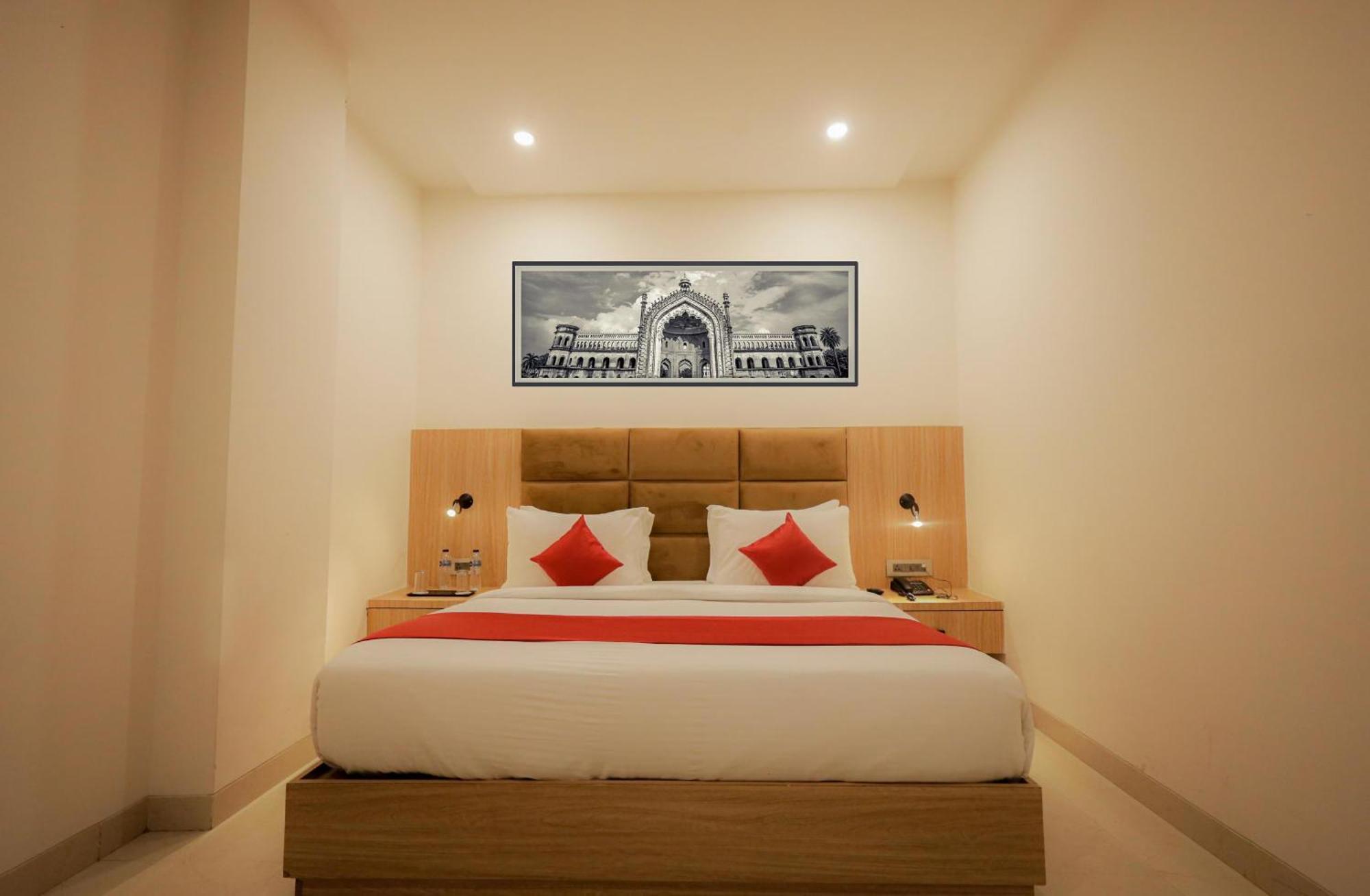 The Royal Legacy Hotel Lucknow Buitenkant foto