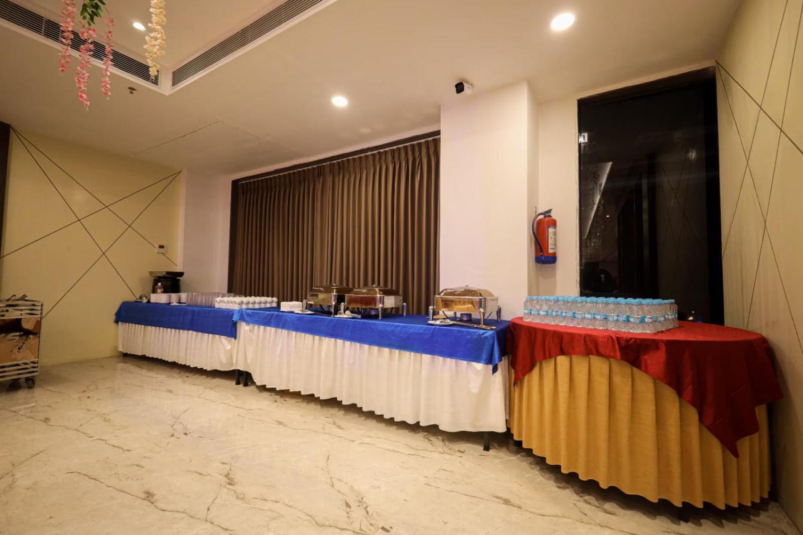 The Royal Legacy Hotel Lucknow Buitenkant foto
