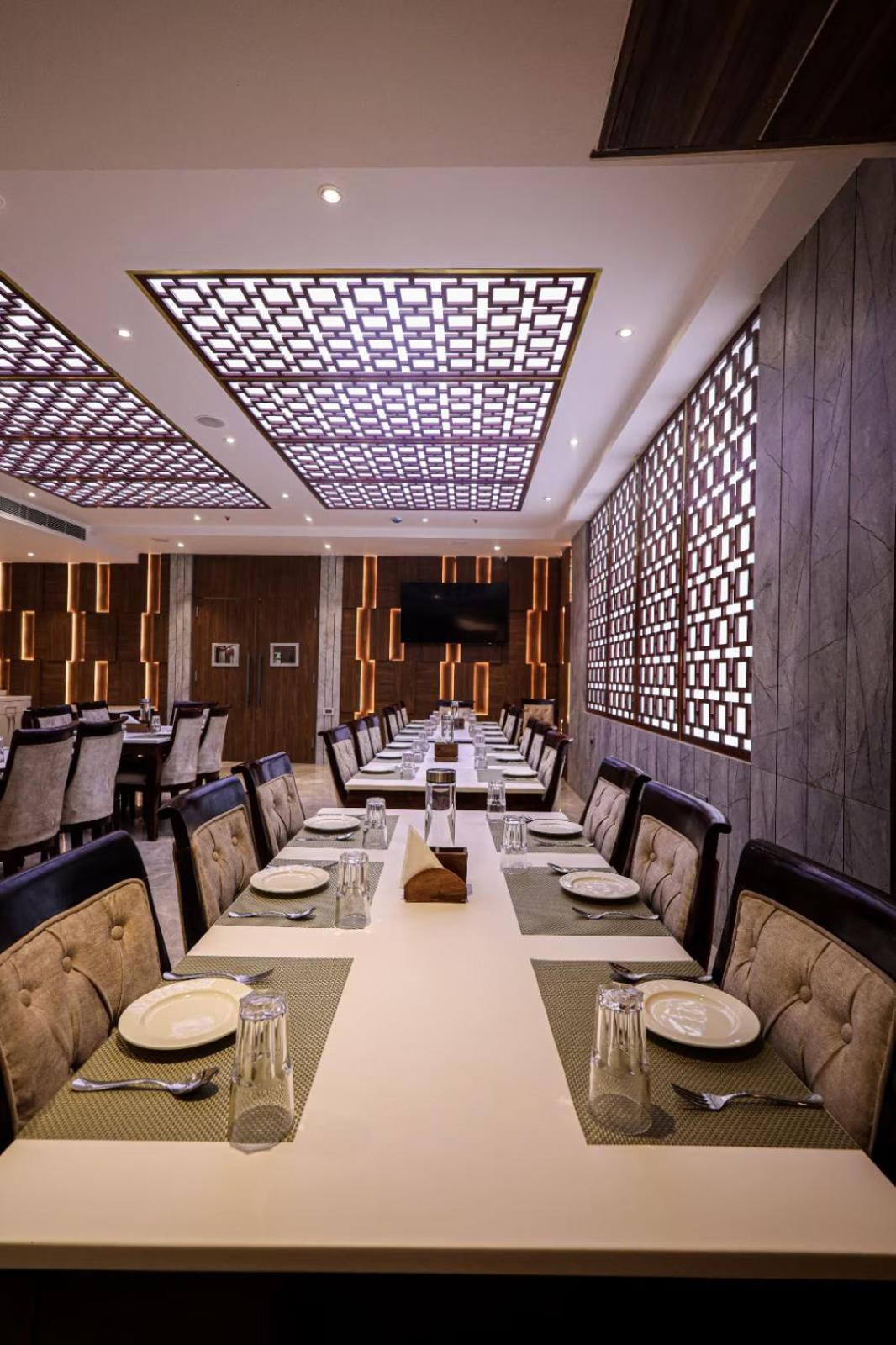 The Royal Legacy Hotel Lucknow Buitenkant foto