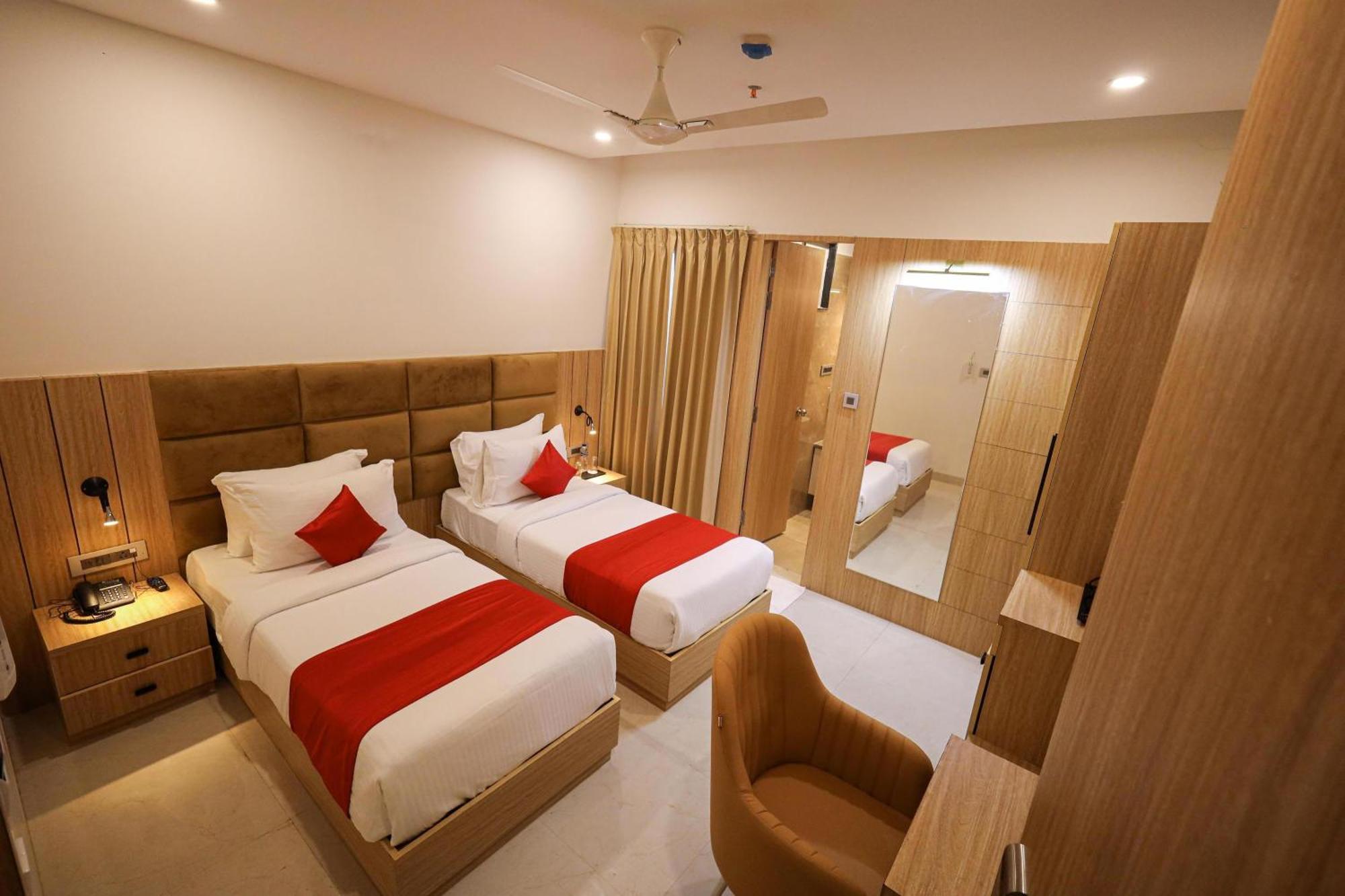 The Royal Legacy Hotel Lucknow Buitenkant foto