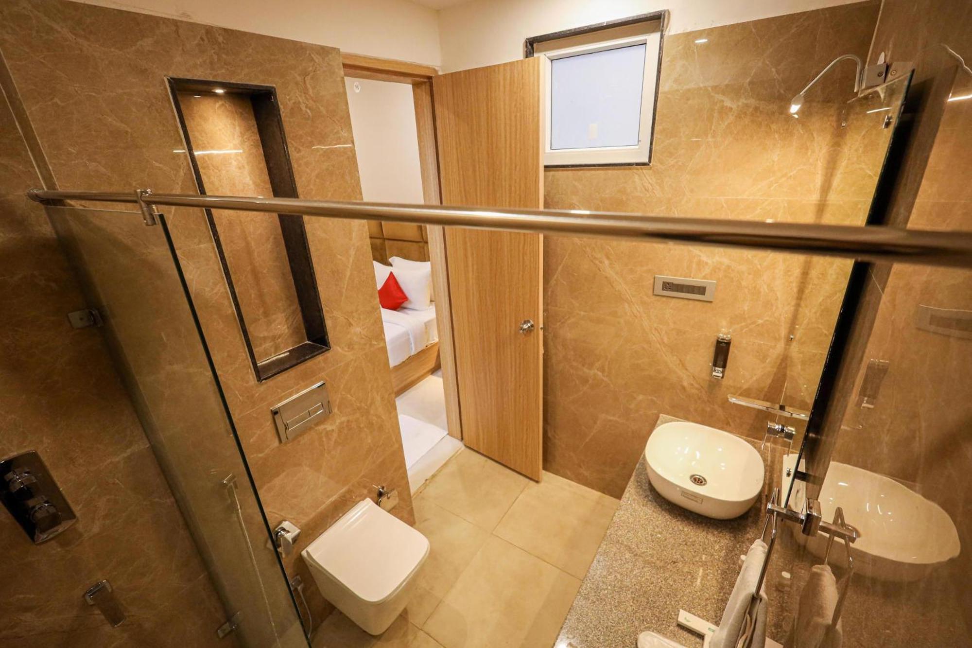 The Royal Legacy Hotel Lucknow Buitenkant foto