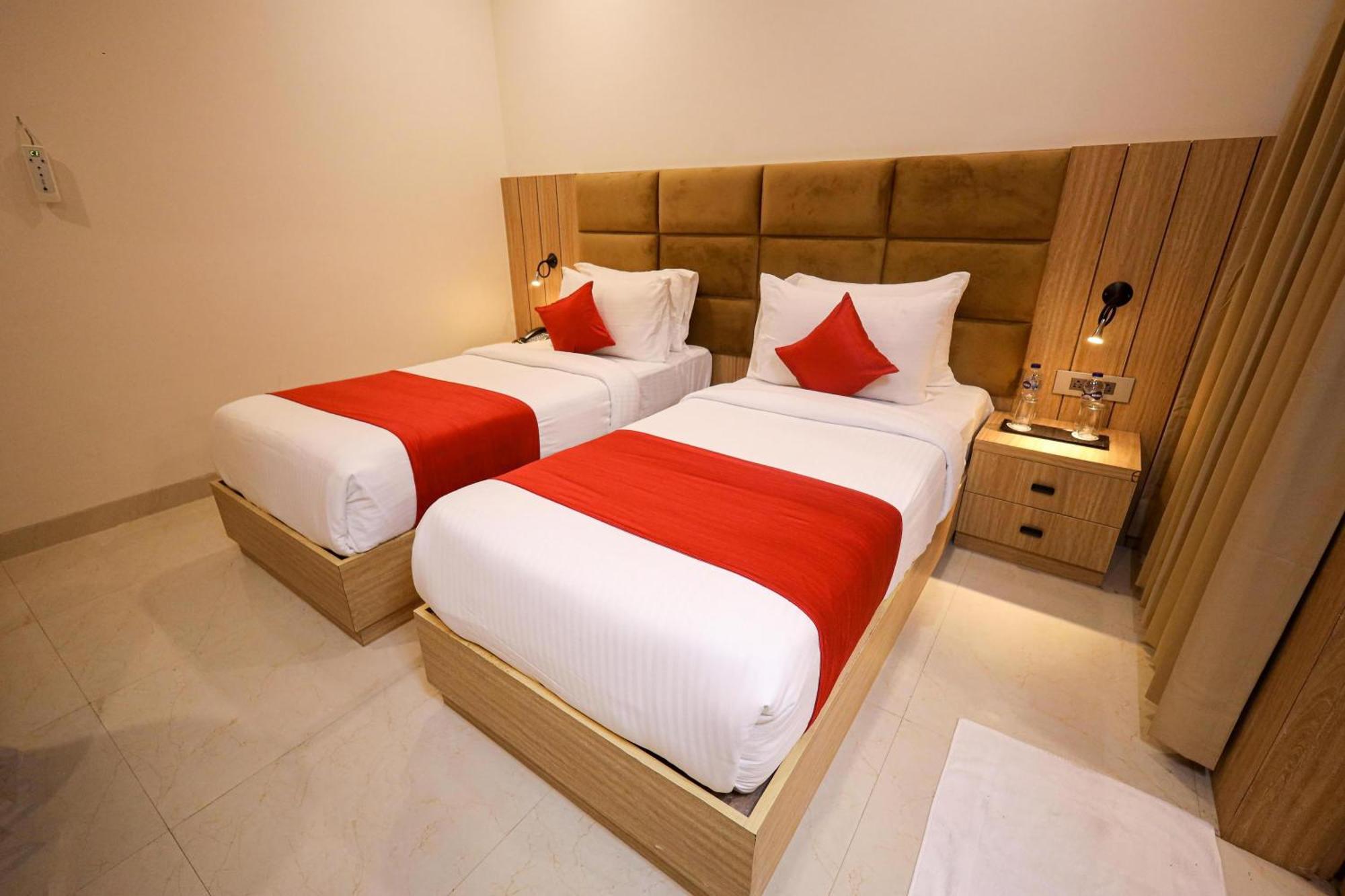 The Royal Legacy Hotel Lucknow Buitenkant foto