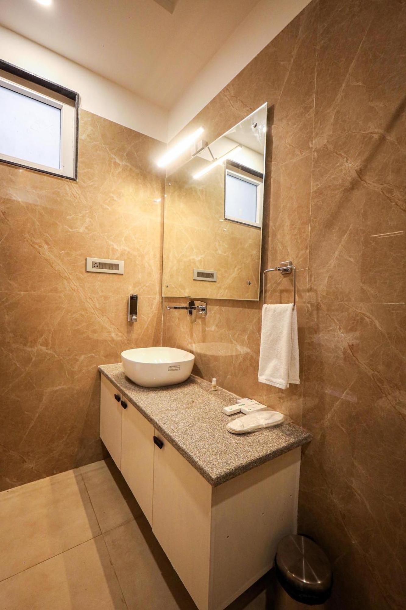 The Royal Legacy Hotel Lucknow Buitenkant foto