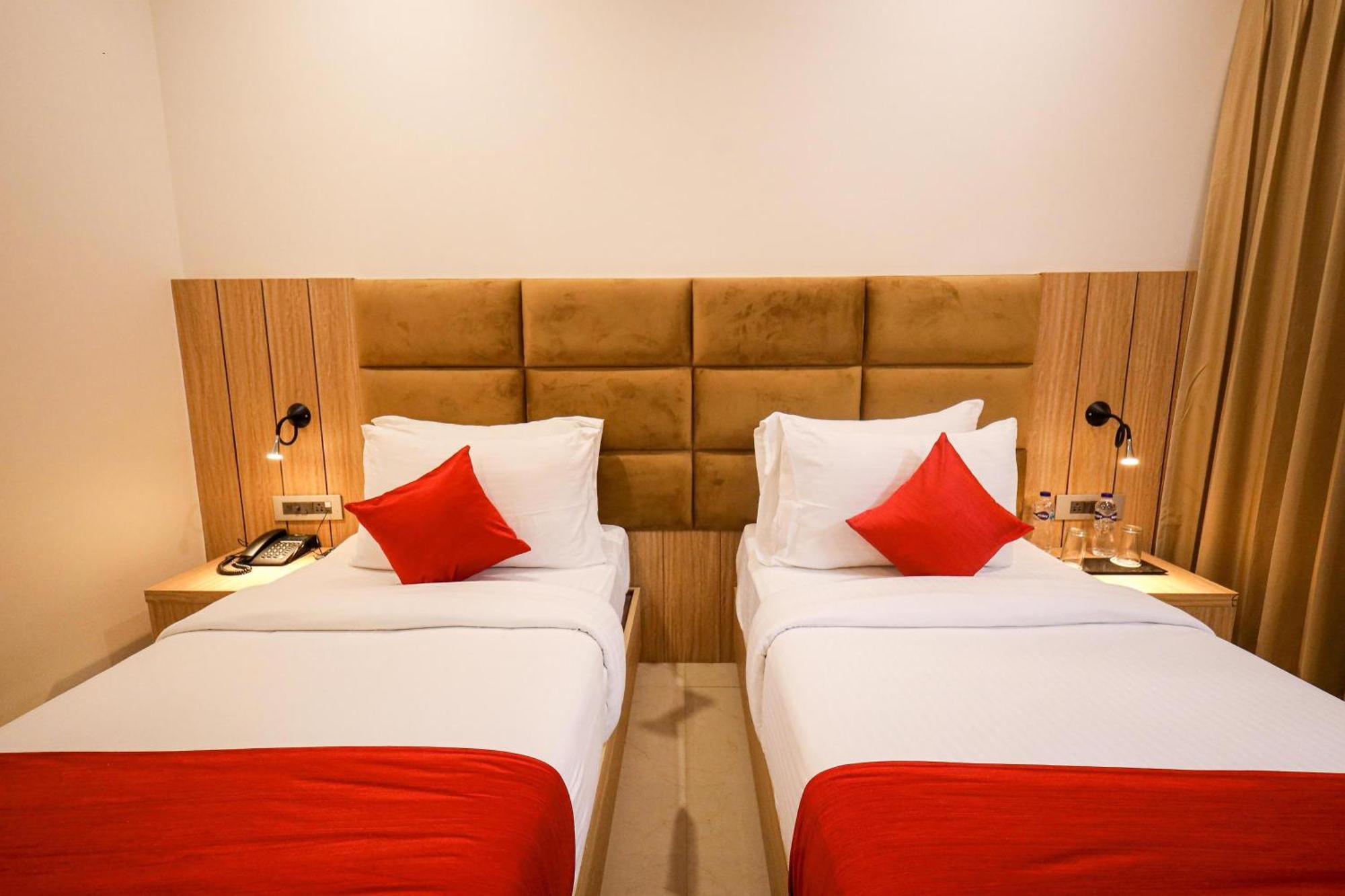 The Royal Legacy Hotel Lucknow Buitenkant foto