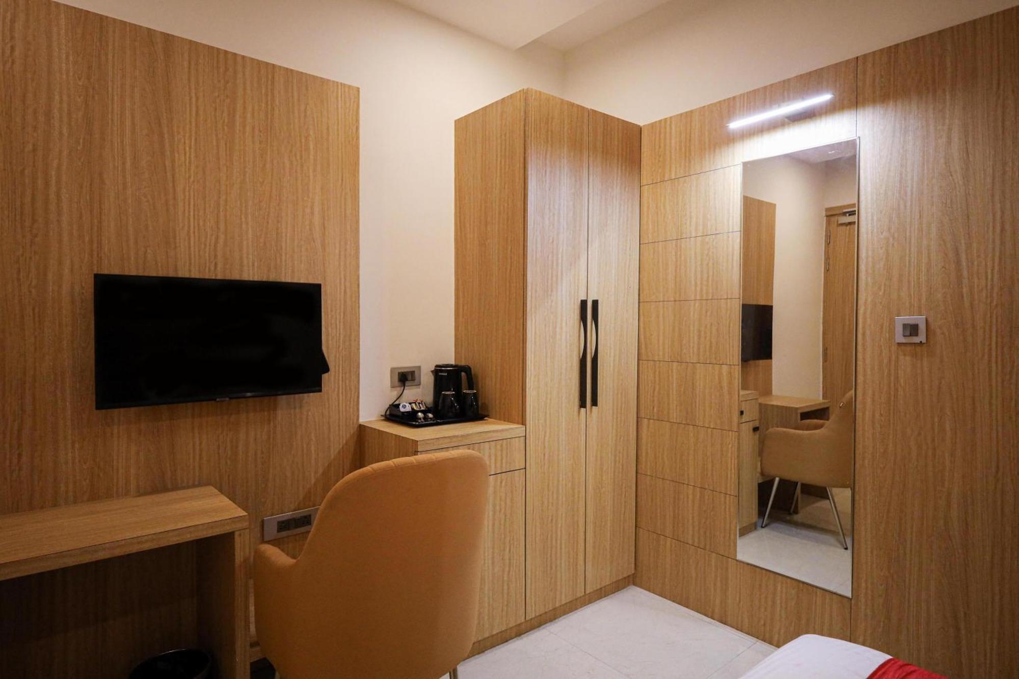 The Royal Legacy Hotel Lucknow Buitenkant foto