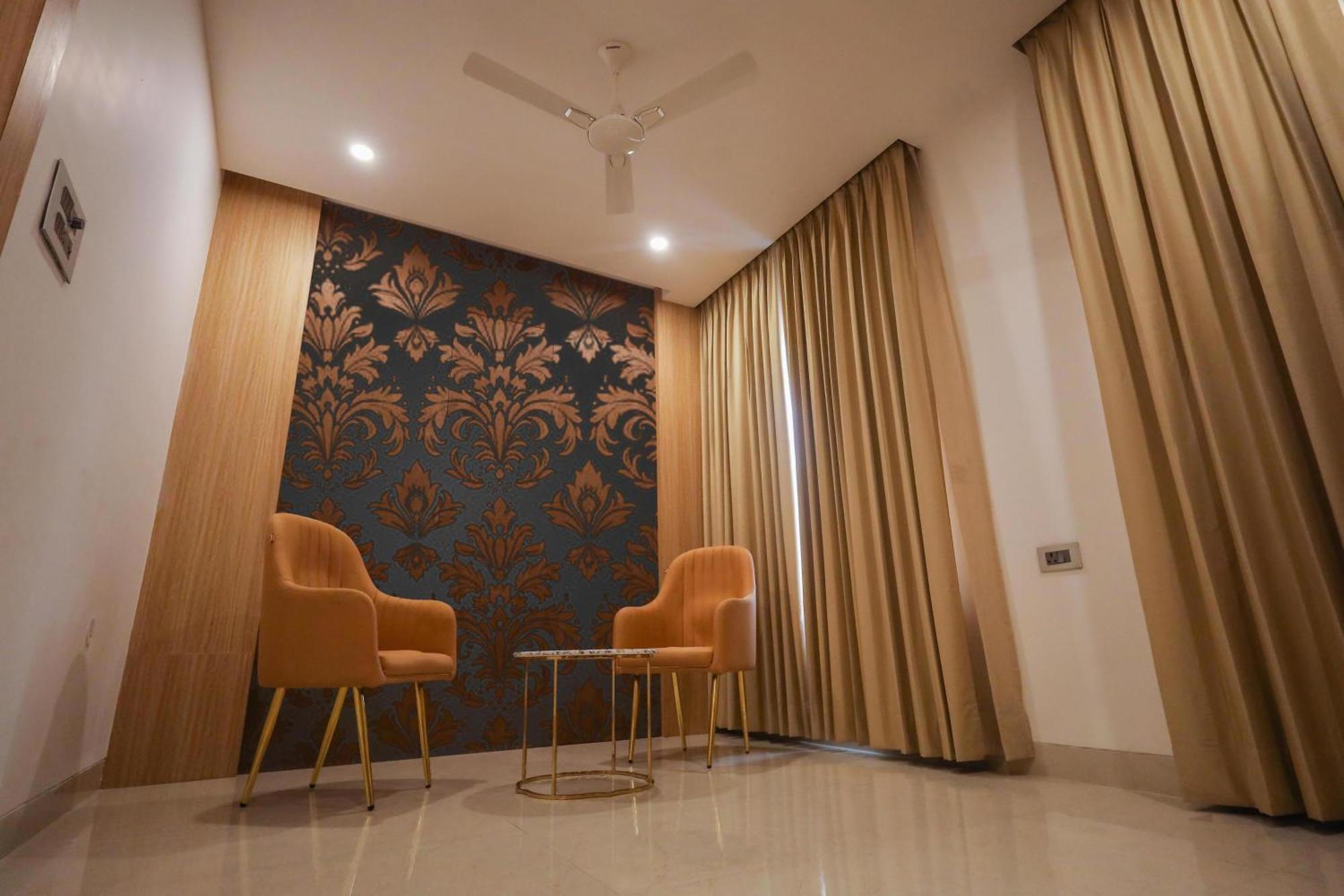 The Royal Legacy Hotel Lucknow Buitenkant foto